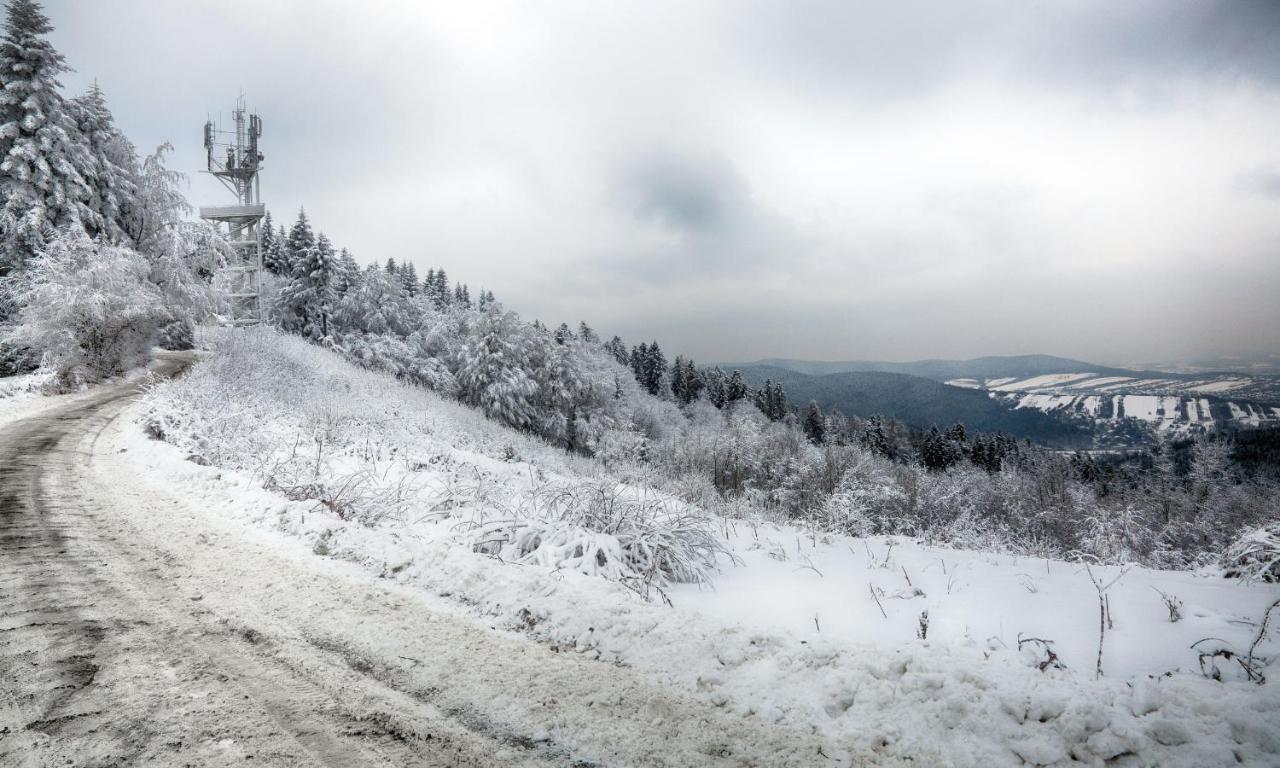 Sloneczny Chelm - Apartamenty W Gorach, Prywatna Sauna Jacuzzi Balia W Cenie, Spa, Grill, Stok Narciarski Myslenice, Sciezki Rowerowe, Rzeka Raba, Widok Na Tatry Dış mekan fotoğraf